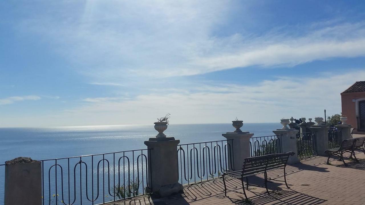 L.T. Metis Hotell Acireale Exteriör bild